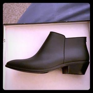 Brand NIB Sam Edelman petty rain boot size 9